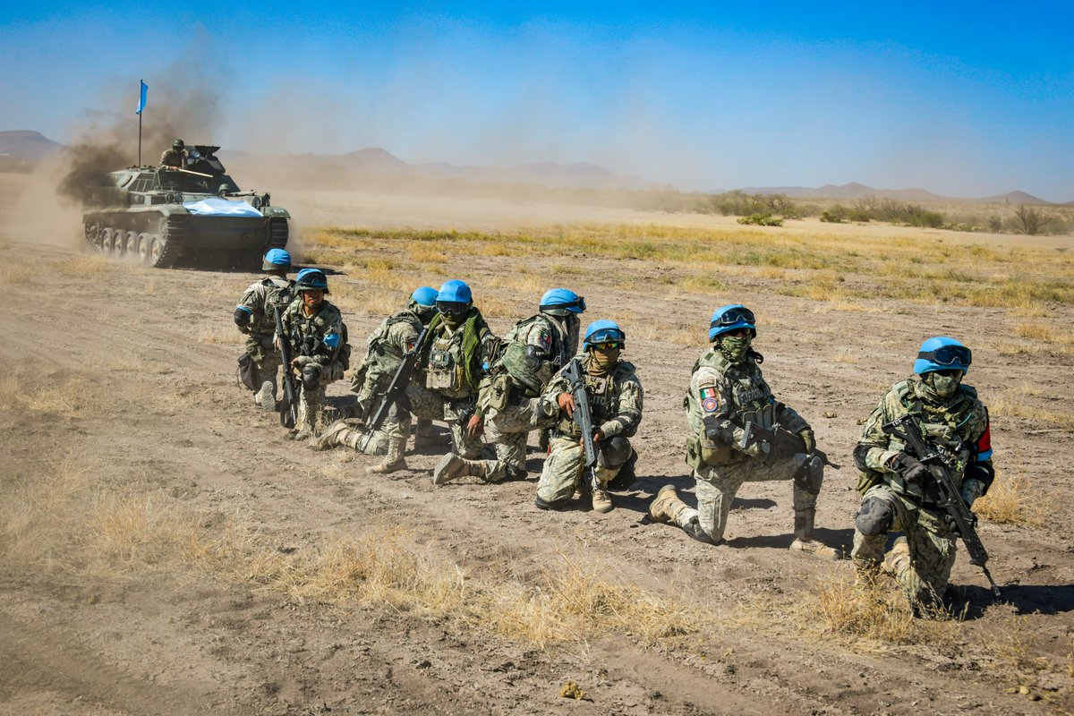 HRS4NTOS's tweet image. "Cascos azules del Ejército Mexicano"
@Defensamx1 #graciashéroesmexicanos #defensa #fuerzaaereamexicana #FortalezaInstitucional
