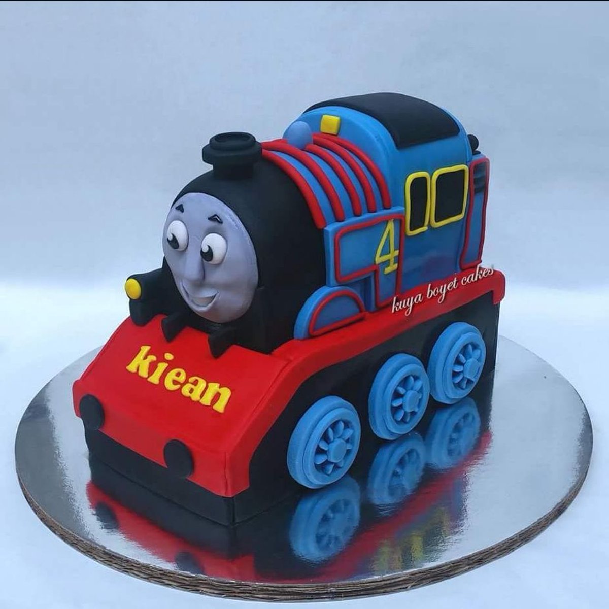 Thomas Cake Bot tweet media