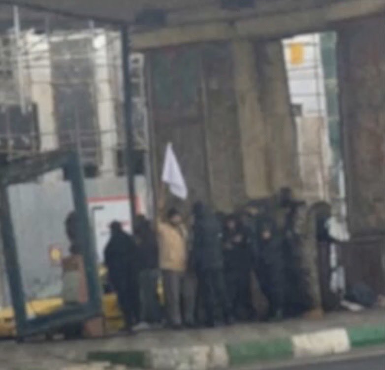 This #RezaPahlavi announcement today is exactly what disciplined coordination looks like.

x.com/pahlavireza/st…

The Shah is calling directly on the Artesh to step up and defend the Iranian nation against the Islamists who have hijacked it.

Time to defend Persian culture from