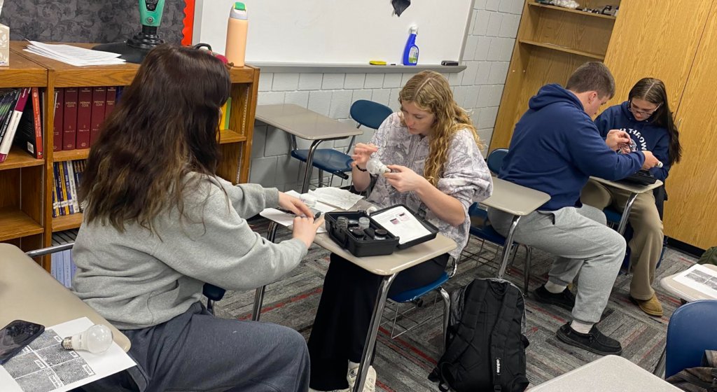 AtticaSchools's tweet photo. It’s great to see our WRCTE North Criminal Justice students engaging in hands-on learning as they explore forensic science concepts like fingerprint analysis. These experiences help bring classroom content to life while building real-world skills. https://t.co/ACCXlfH78X