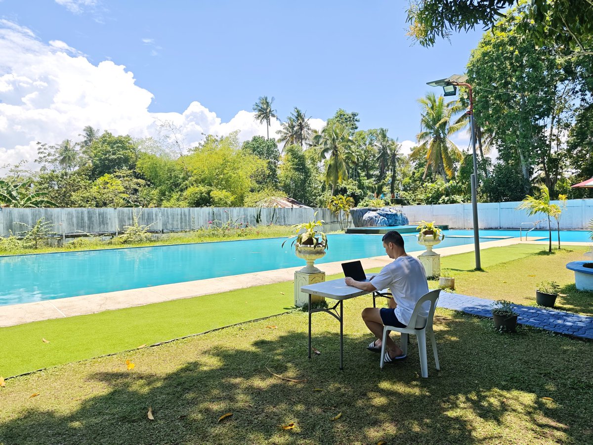 mateeyas's tweet photo. Moved from Barcelona back to Southeast Asia two weeks ago. In PH right now. Here for two years to build, ship, travel, and study languages. 🚀 https://t.co/b3X80clhD3