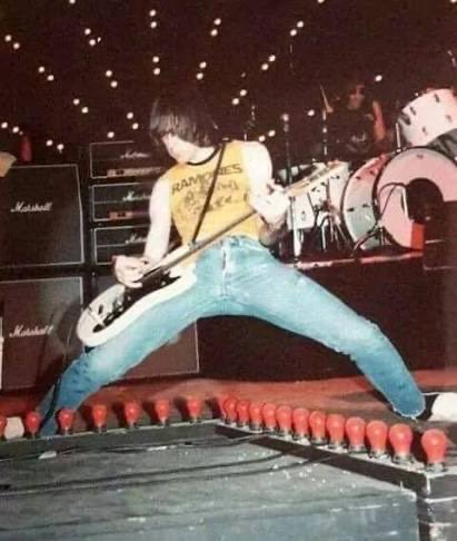 Johnny Ramone tweet media