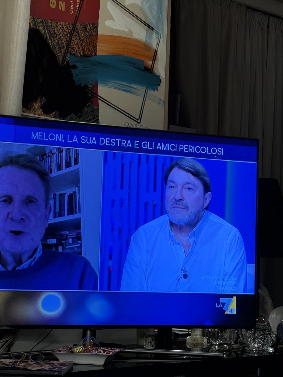 danilabonito's tweet photo. Dio è morto… ma anche il giornalismo https://t.co/zcMAYHtB79