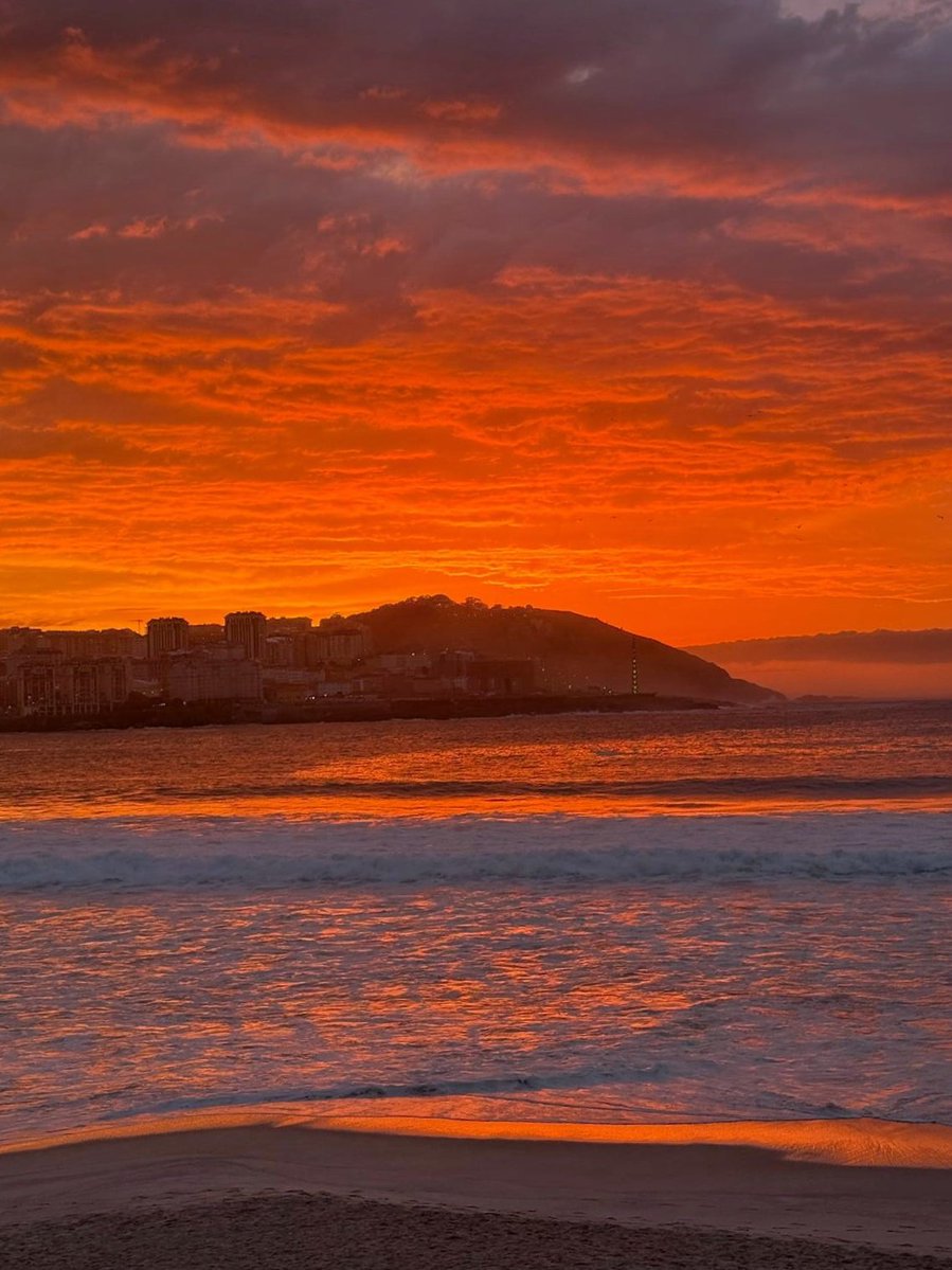 Espectacular el atardecer de hoy

🌇