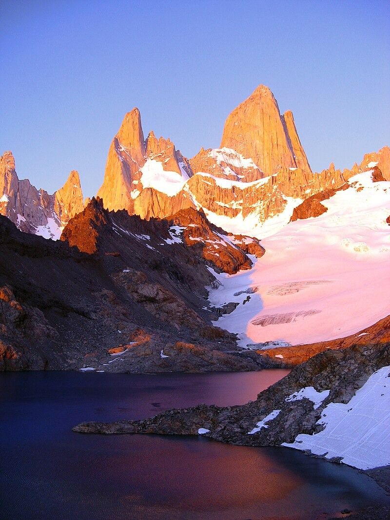 TravelDolce's tweet photo. This is peak travel.
#MountFitzRoy #Sunrise #Argentina https://t.co/UfAiXFrSbG