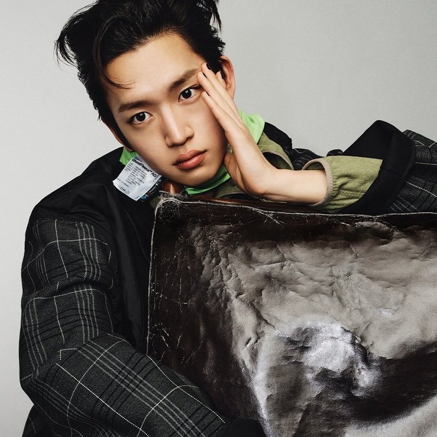 Minjae. (2005) tweet media