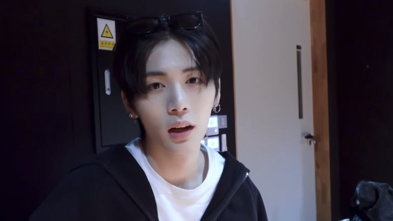 산 (@tes4n) on Twitter photo 