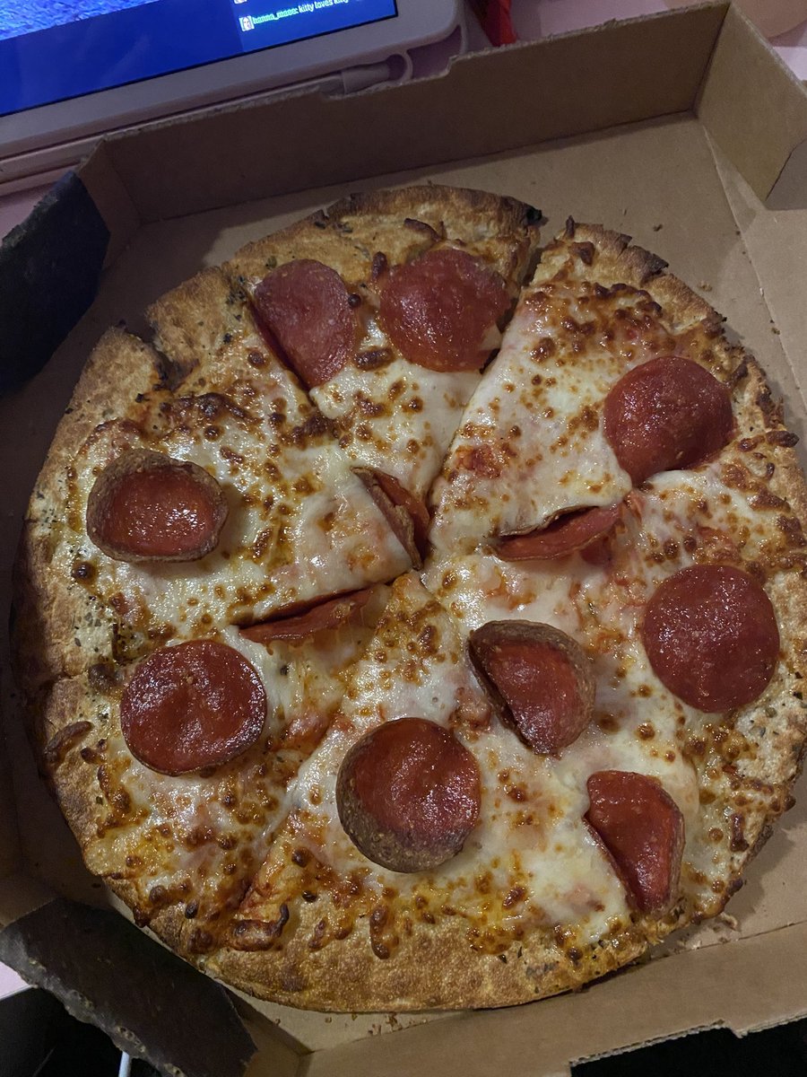 lay 𓊆ྀི❤︎𓊇ྀི tweet media