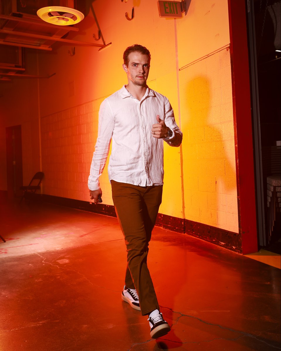 AnaheimDucks's tweet image. Let's go 😤

#FlyTOgether