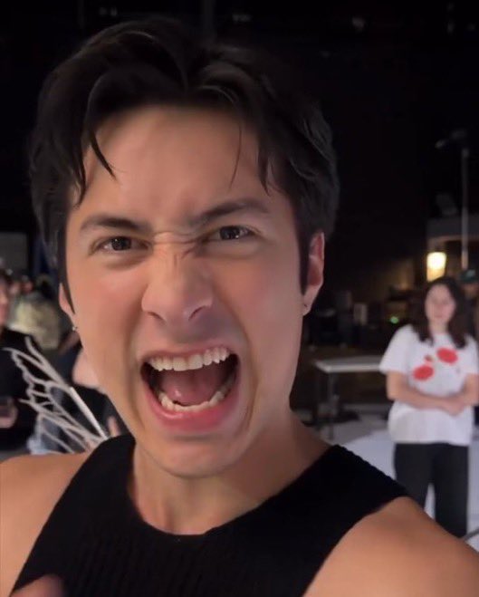 drea 𝜗𝜚˚⋆ tweet media