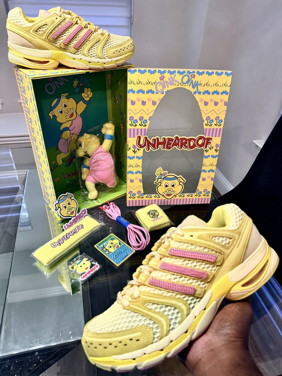 p_kicks23's tweet image. s little piggy 💛🐽 went wee wee wee,  all the home!! 🏠 Shoutout to @unheardofbrand for the dope packing!!! 🫡 This is my first pair and this definitely won’t be my last!! Oink Oink #Mailcall