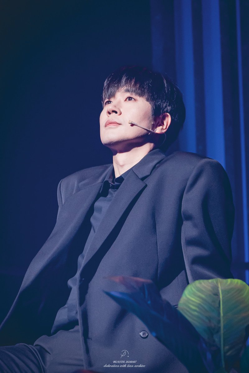 iian VIOLET tweet media