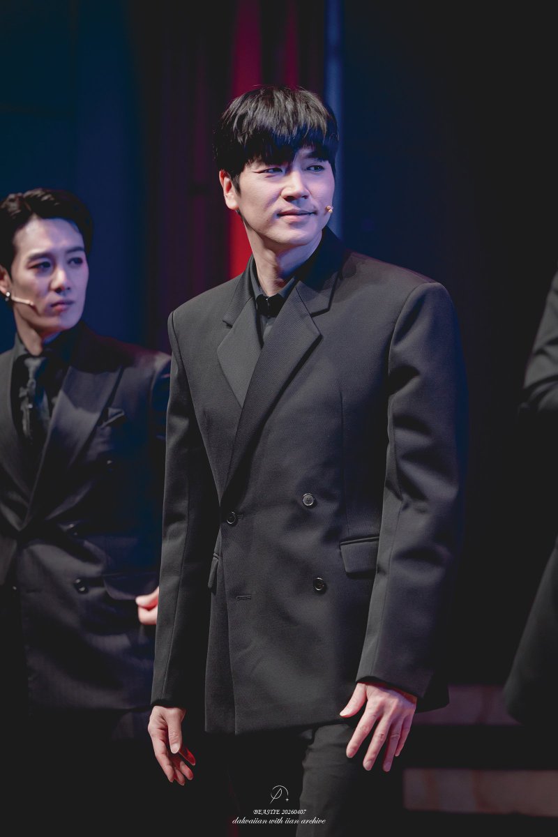 iian VIOLET tweet media