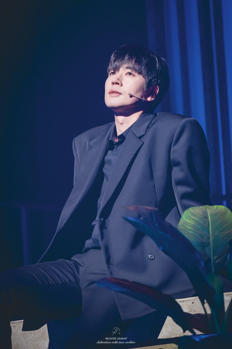 iian VIOLET tweet media