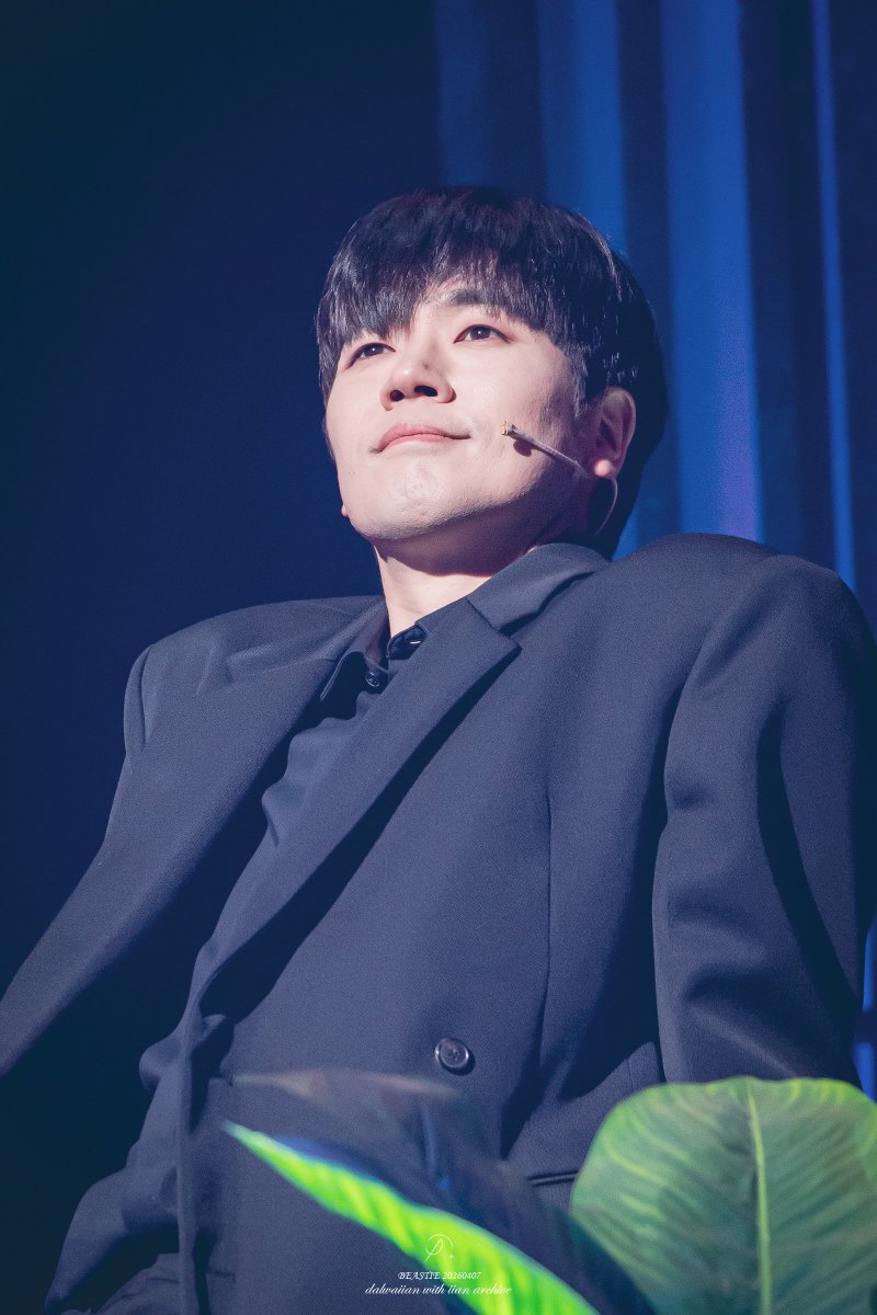 iian VIOLET tweet media