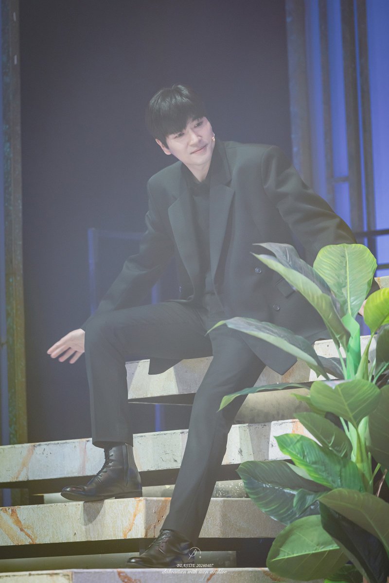 iian VIOLET tweet media