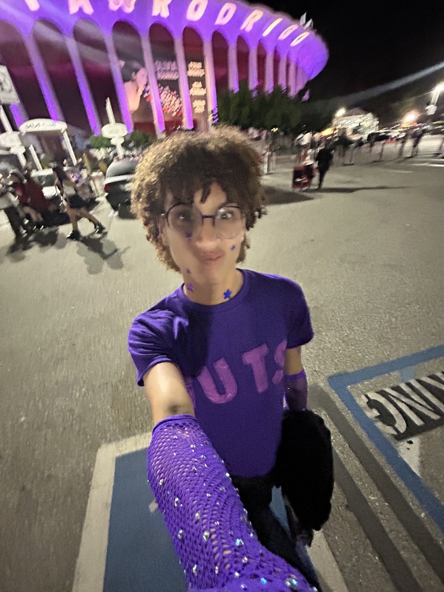 HuntersRelevant's tweet photo. so many new livies! figured i’d reintroduce myself for OR3!!! looking for new moots who are just as excited as I am 🩷💗🌷 https://t.co/wl01knWLEM
