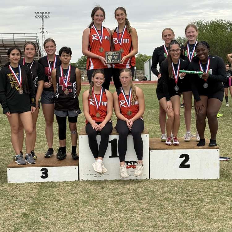 RISDRotan's tweet photo. 4 x 200 m relays https://t.co/fGSQuyZLal
