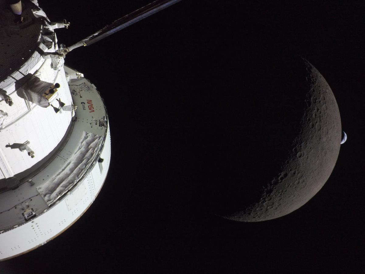 elfamosisimoJON's tweet photo. Ya vimos iPhone y Nikon con la Artemis II

Ahora es el turno de GoPro

Todas estas imágenes de la Luna fueron tomadas por una GoPro Hero 4 Black https://t.co/EuLlLiifwt