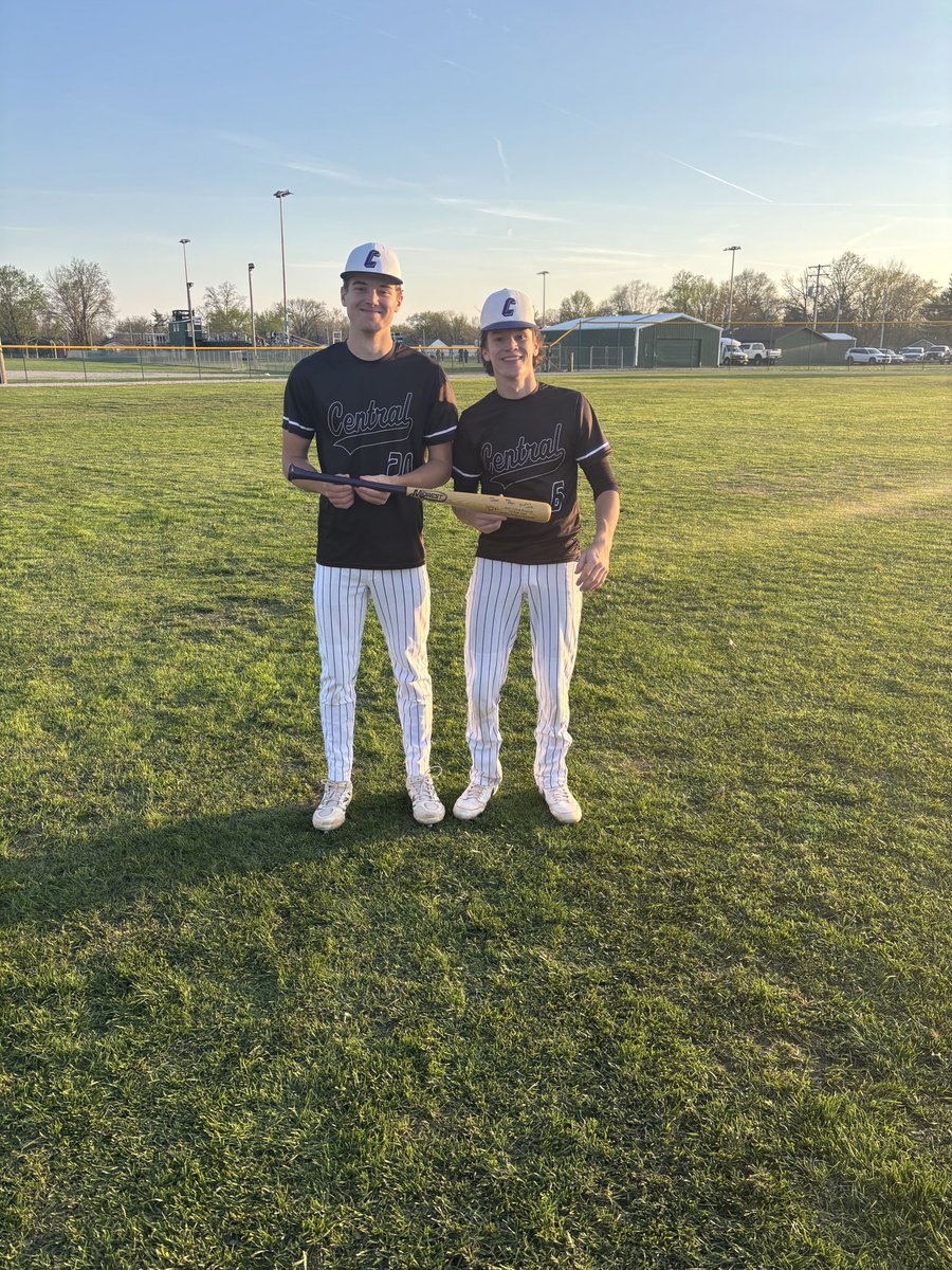 Central 15
Salem 1

WP- Athmer 6.0 IP 11 K 2H 0 ER
Radake 1.0 IP 2 K

Offense erupts for 14 hits

Browne 3-5 2 RBI HR
Athmer 4-5 3 RBI HR
Albers 2-4 3 RBI 2B

Home Thursday vs Salem