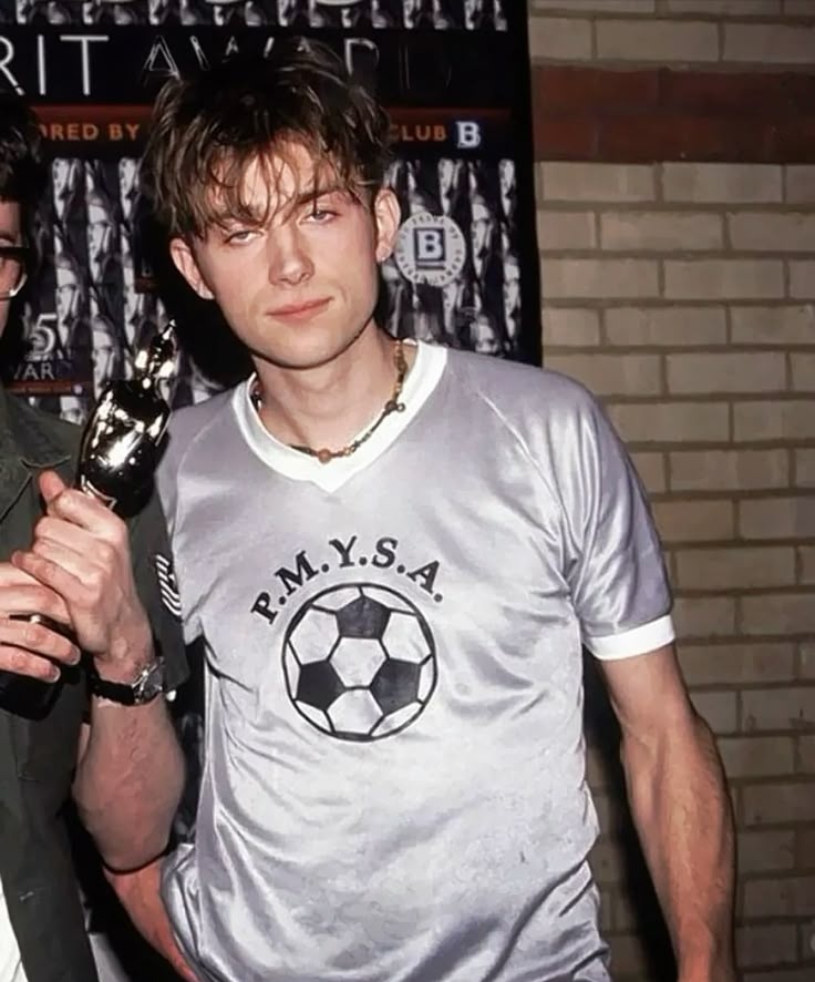 archive damon albarn tweet media