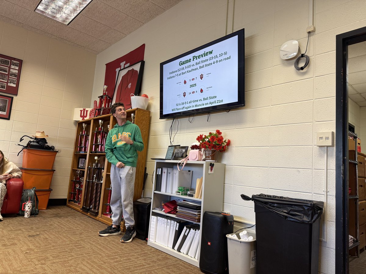 BaSCatIU's tweet photo. Thank you to @IU_SAB for hosting a great event where we got to talk about our clubs! https://t.co/eBo6MGdFra
