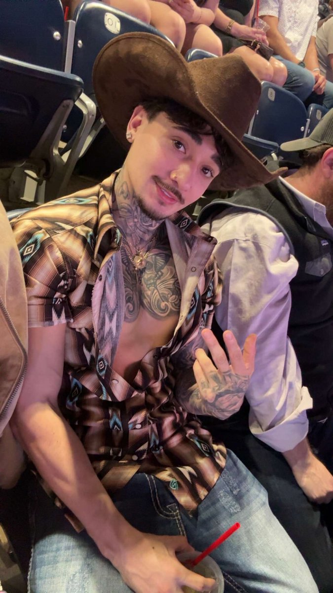 Jonn ✯ tweet media