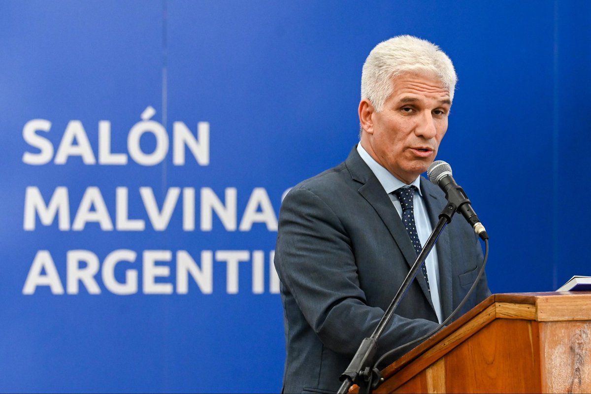 Presentamos esta tarde el Libro “MALVINAS, EL LEGADO” junto a nuestros queridos Veteranos de Malvinas y sus Familias, verdaderos protagonistas del LIBRO. Un acto muy emotivo !!