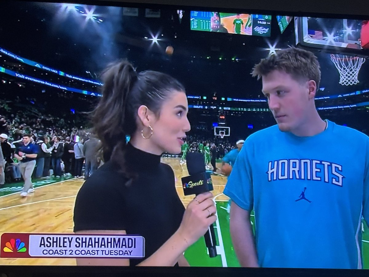 TotallyNotAlex tweet media