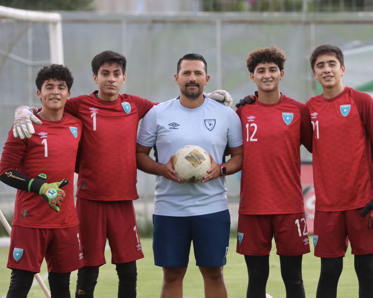 fedefut_oficial's tweet photo. ¡SEGUNDO ENTRENO COMPLETADO! ✅
La #SeleSub17 finalizó un día más de entrenamiento en las instalaciones del CAR-FFG.
#VamosGuate #VamosChicos https://t.co/4Z8iGFUnbc