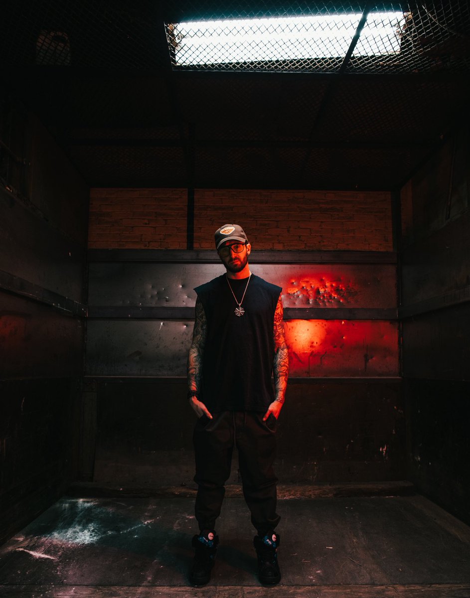 ChrisWebby's tweet image. The very first taste of #Inpatient drops everywhere TOMORROW at 2pm (EST)

@Renmakesmusic and I are quite excited to take you on a journey #DownTheRoad and welcome yall to the #Asylum !!

Much more to come after this one, STAY TUNED 😈🕸

Video Premiere : youtu.be/6jPLEVrL4BI?si…