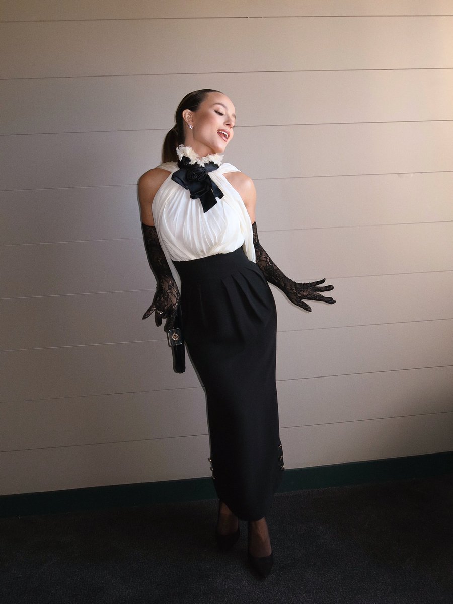 Larissa Manoela tweet media