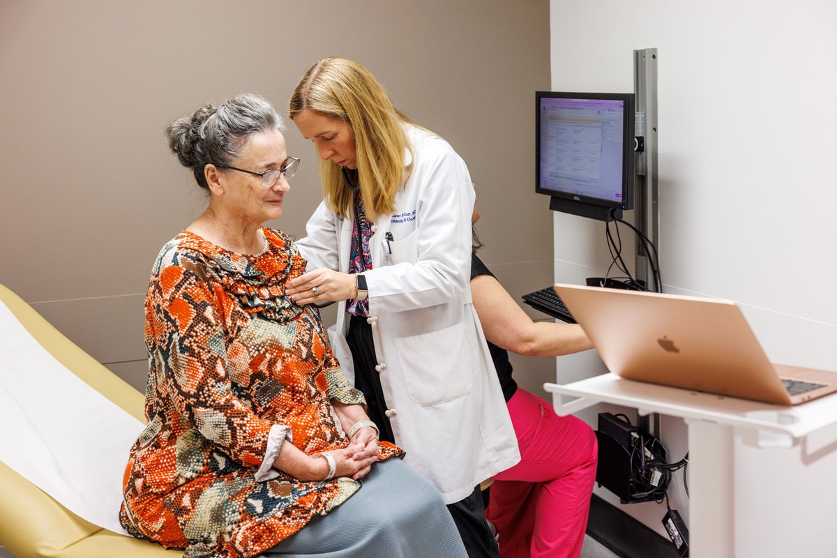 UMMC_Cancer's tweet photo. BiTE immunotherapy is offering new hope for patients with aggressive blood cancers. After her lymphoma returned, Diann Jackson received BiTE therapy at CCRI — a treatment that helps T‑cells find and attack cancer. Don't miss the story: https://t.co/lsRh0jrExU https://t.co/Qa6HoHYRs0