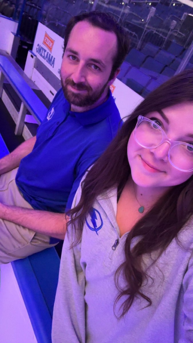 amy bee-mer tweet media