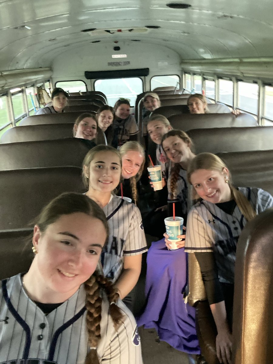 c3entralsb's tweet photo. Central Softball battles back to win 11-8 over Salem. True team effort! Never settle for “Good Enough” https://t.co/6e5PQEATDX