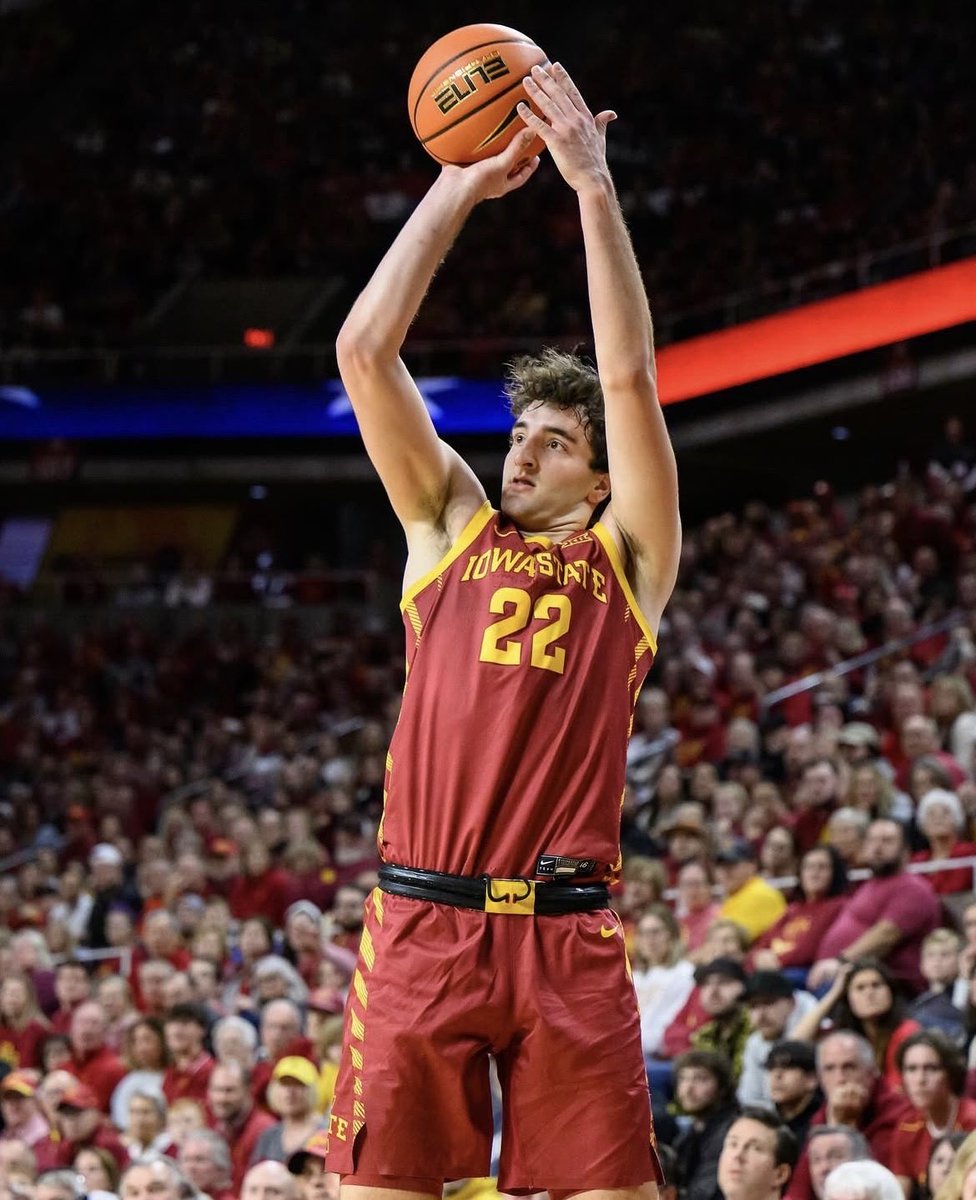 Hawkeye Enjoyer 🐤 tweet media