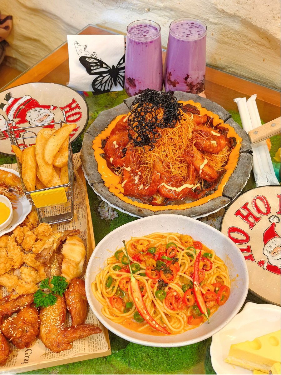 منى خالد tweet media