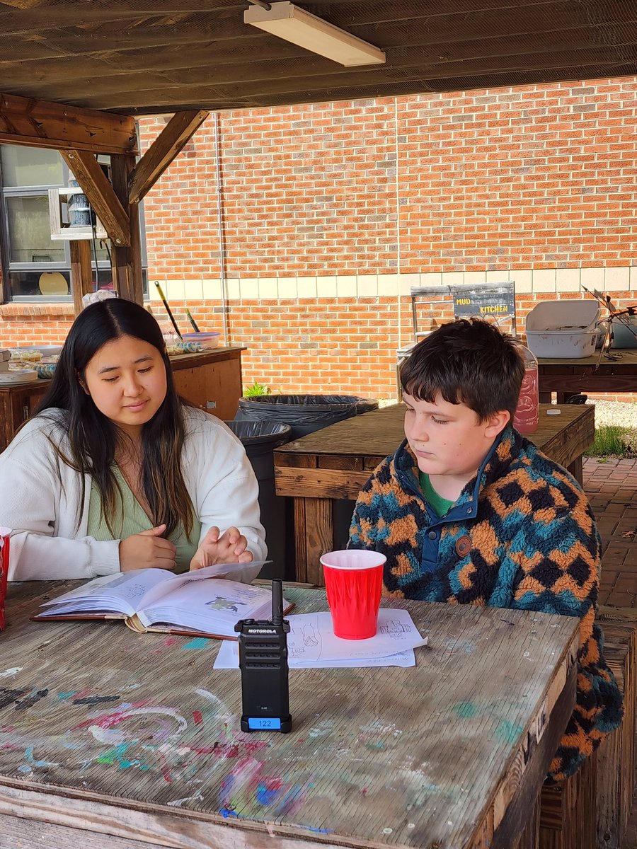 JenCosbyBES's tweet photo. So incredibly proud of this Senior project collaboration between GHS Seniors &amp; my 5th graders. Pen-pals all year long &amp; the finale of meeting in-person today. Never underestimate the power of a handwritten letter! https://t.co/CIKcFwU4QY