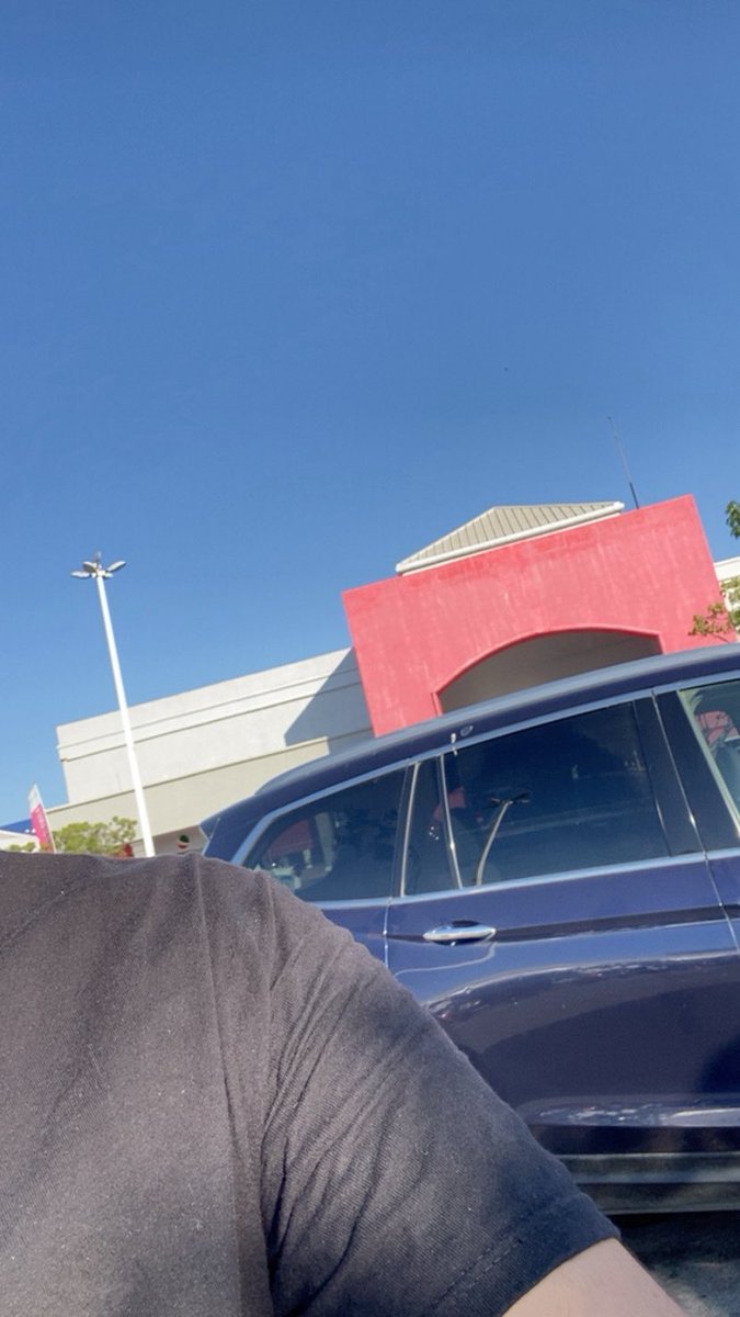 Lokera13729 tweet media