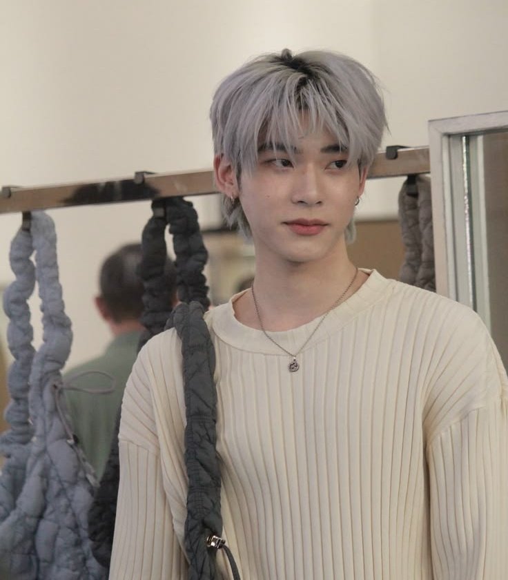 qTEE (Kate) | Dwy tweet media