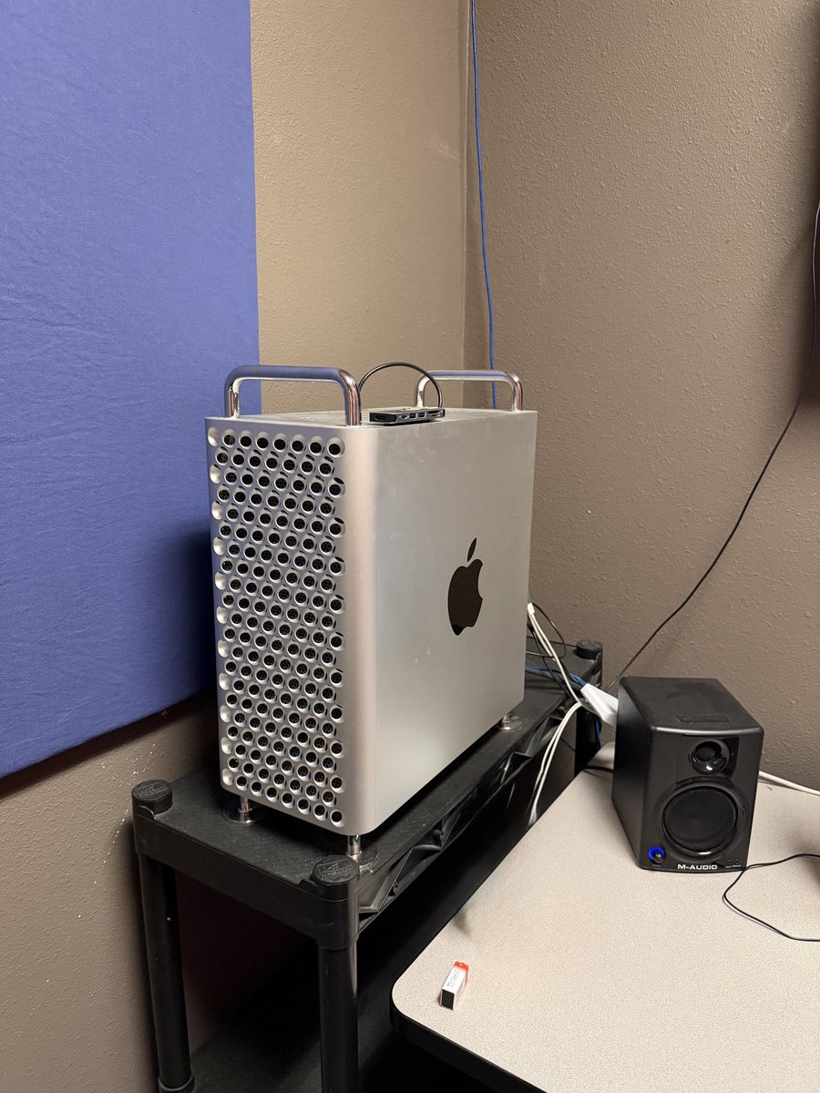 ClaytonMathisVO's tweet photo. Went to a VA session and saw one of these beauties. RIP Mac Pro. Too bad Apple Silicon made it less reasonable for pros considering lack of GPU and RAM upgrades. But, I'll take Apple silicon Mac over intel any day. Can't deny how incredible the case itself looks. https://t.co/CUO6u3OqdA