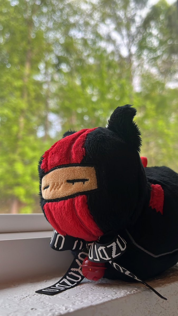 rexlottie's tweet image. Not right now no💔 but I plan to restock them later in the year with a torchbearer version to go with him ^_^ (I will be working on a wave of fnaf plushies before then)