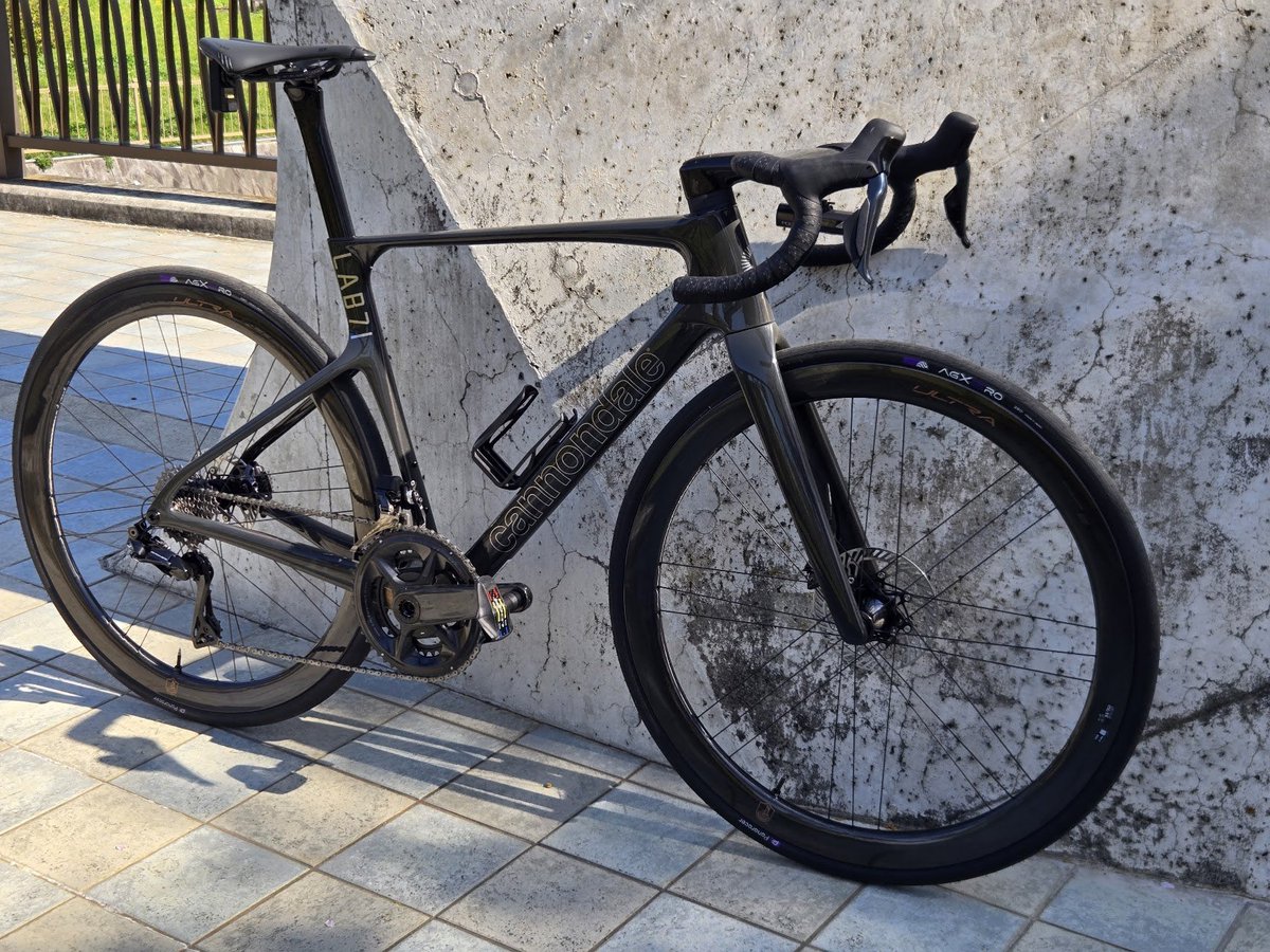 すくみずさん tweet media