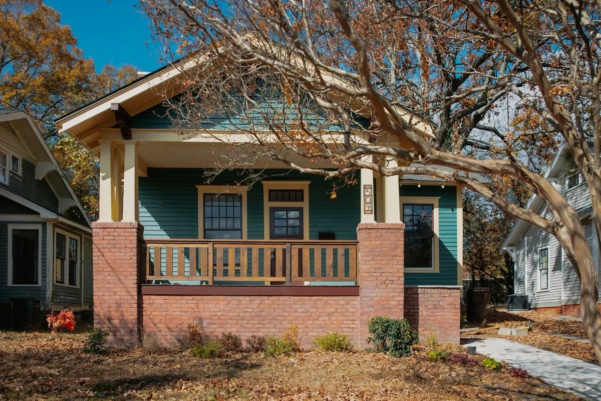 Architectolder's tweet image. Craftsman bungalow interest you?