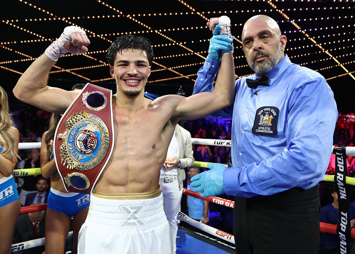 Pound4our4Pound's tweet image. 🚨A day before the Official Press Conference Jaron “Boots” Ennis has moved from -430 to -450 FAVORITE OVER XANDER ZAYAS😳

Xander Zayas is a +310 Underdog🤯

Per: @FDSportsbook 

#Boxing #ZayasEnnis