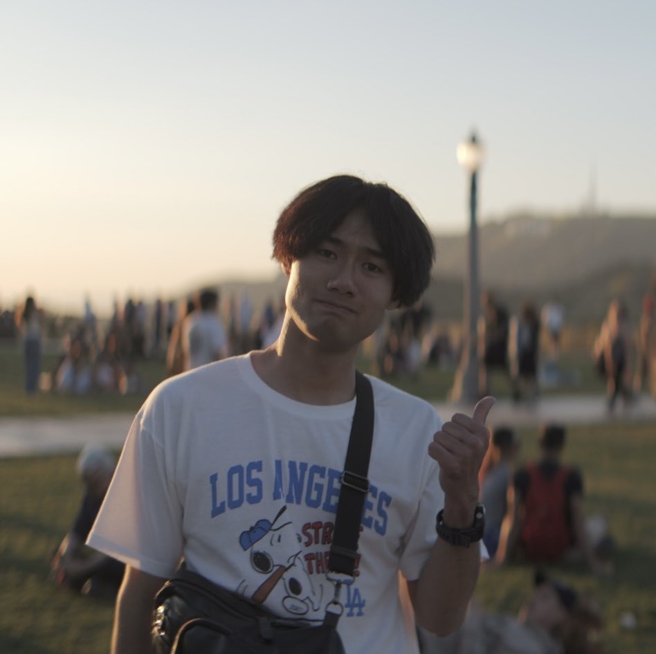volunteer_state's tweet photo. おかげさまで本日23歳になりました。

まだまだ至らぬ青二才ですが、もっともっとビッグな漢になって、自分なりに自分の道を生きたいです。

23歳の目標は「スカイダイビングをする」にしときます。

これからもよろしくお願いいたします。 https://t.co/kkmPQdF6T5