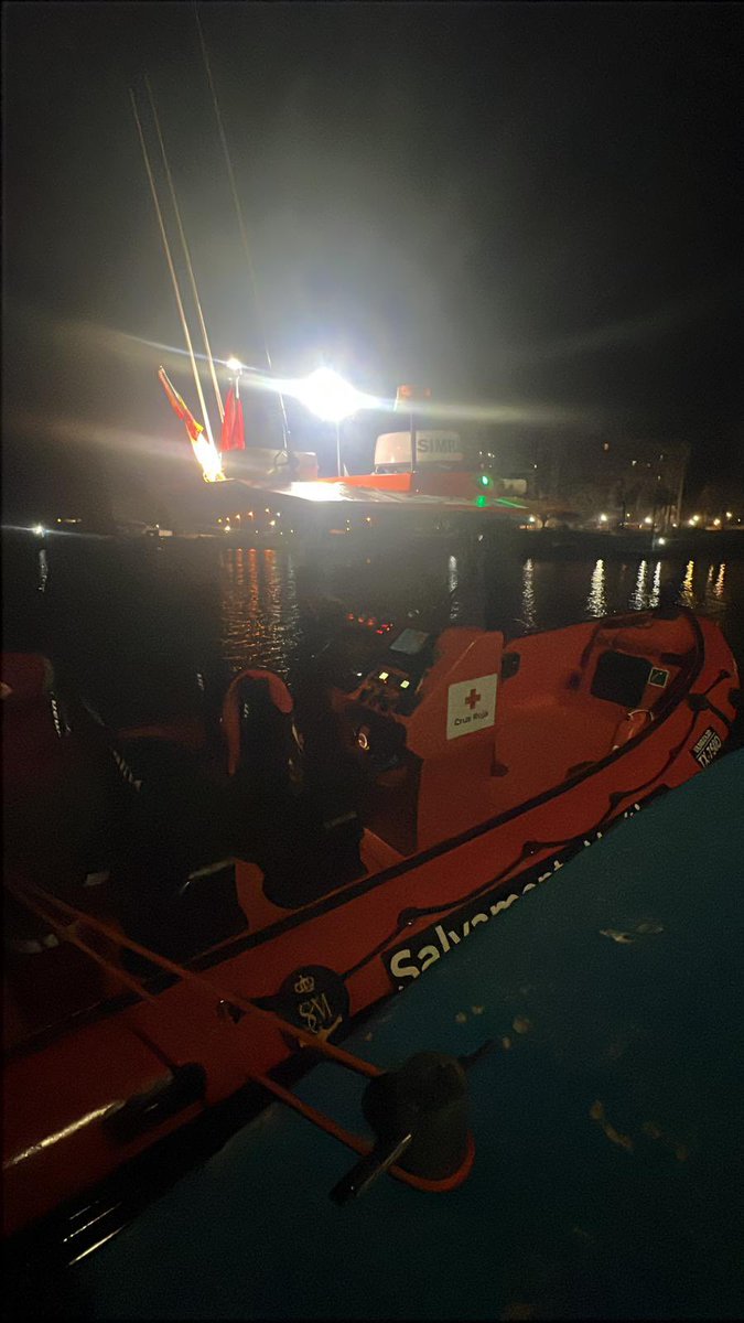 CruzRojaRMurcia's tweet photo. Atendemos a petición de @salvamentogob movilizada LS Moraga, para asistir a un velero de bandera Polaca, 7 metros de eslora con un 1PAX al NW de Isla Grosa. #LaMangaNorte
Lo remolcamos y fondea en El Estacio
#PlanCopla
#emergencias112RMurcia
#voluntariado
@CRE_Emergencias https://t.co/iJbnSgDx4L