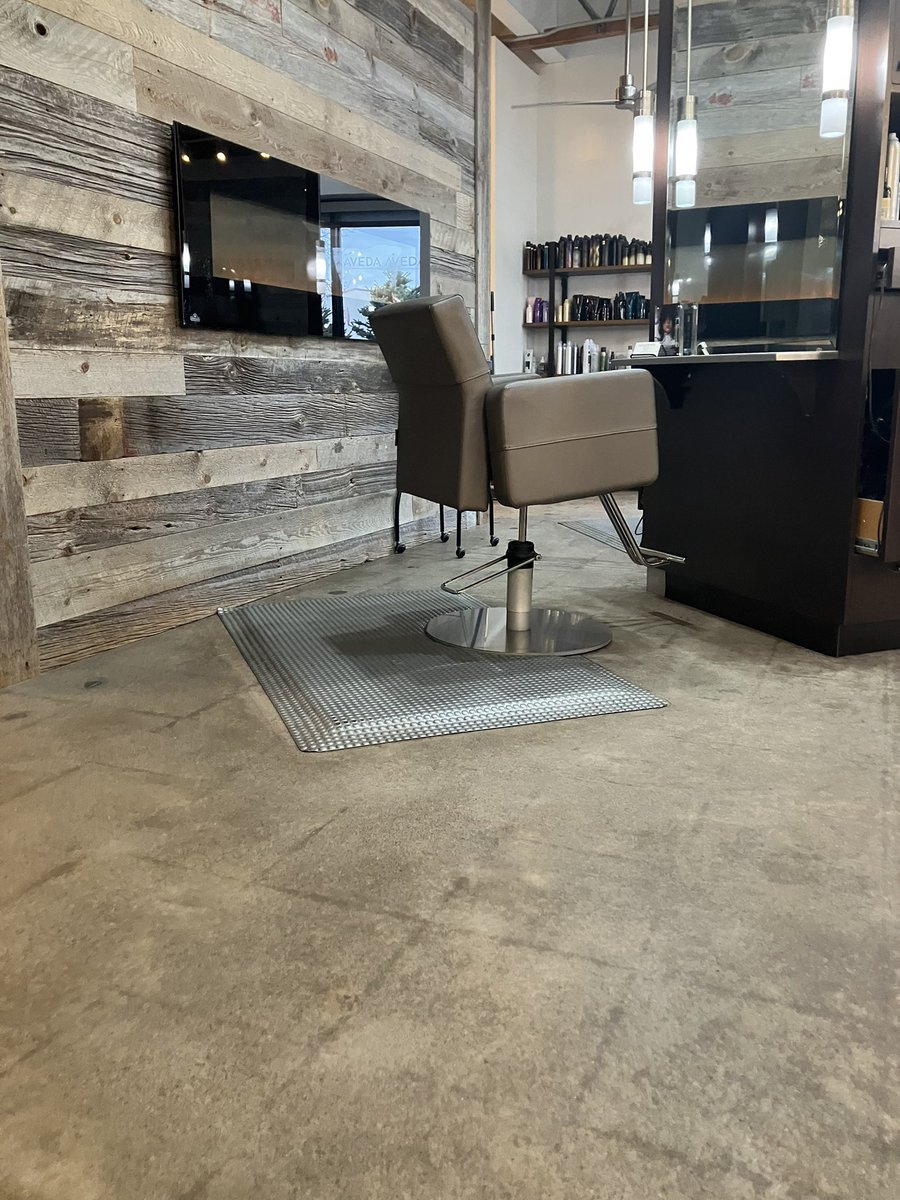 CdTricia's tweet photo. Been a while since I’ve been to the salon https://t.co/Wj30e3UPhd