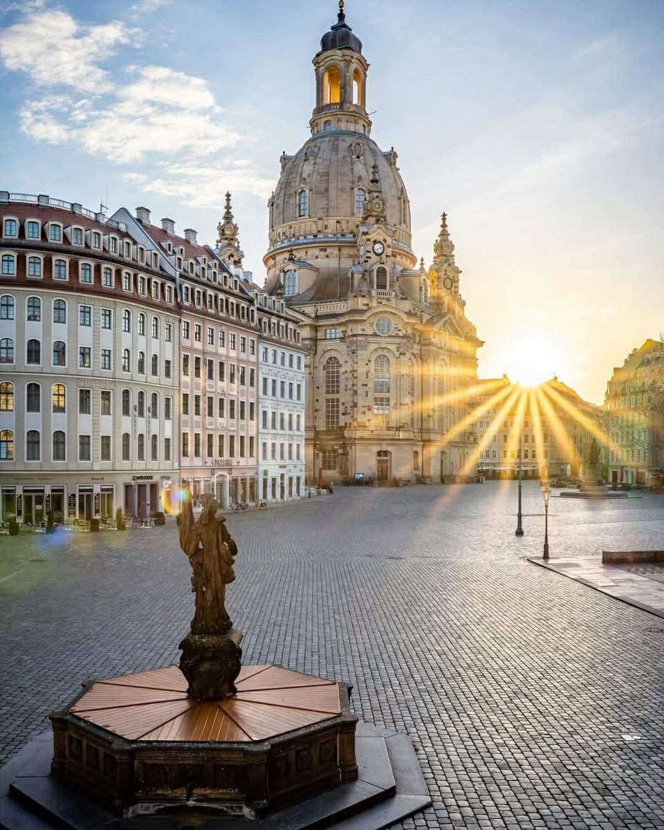 TravelXeu's tweet photo. The baroque elegance and historic splendor of Dresden’s stunning riverside skyline. 🇩🇪🏰✨
#Dresden #Germany #VisitGermany #DresdenCity #Saxony #TravelGermany #ExploreEurope #BaroqueArchitecture https://t.co/d8vdJQNBpC