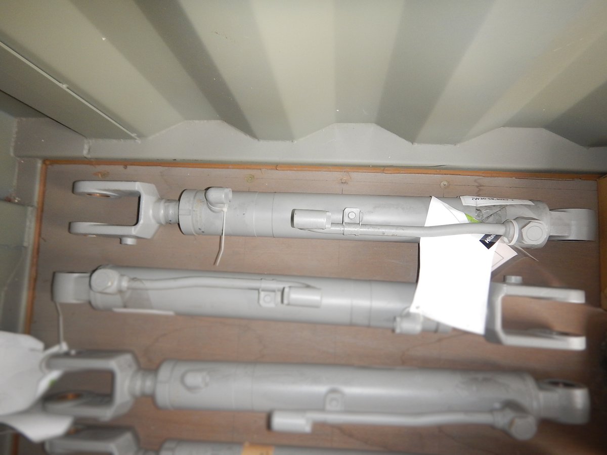 r_engineering2's tweet photo. 【販売中の重機紹介】
HITACHI LIFT CYLINDER
ロッドの状態も良好。修理・予備に最適です。
写真・詳細はこちらから👇
https://t.co/roSer4IZht
ご質問はDMでお気軽に💬
#日立建機 #ZX135US #ZX120 #バックホー #ユンボ #045用 #油圧シリンダー #重機修理 #中古パーツ #那須塩原 #Rエンジニアリング https://t.co/RuanfqWKrV